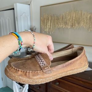 women’s Ugg slip on shoes